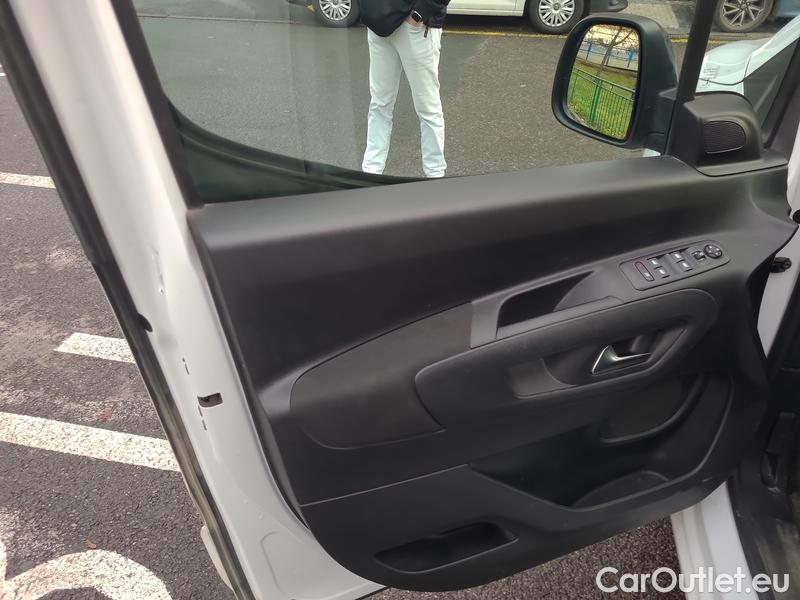  Opel  Combo  Life (E)  (2018) C.Life 1.5CDTI 96 Elegance+ #10