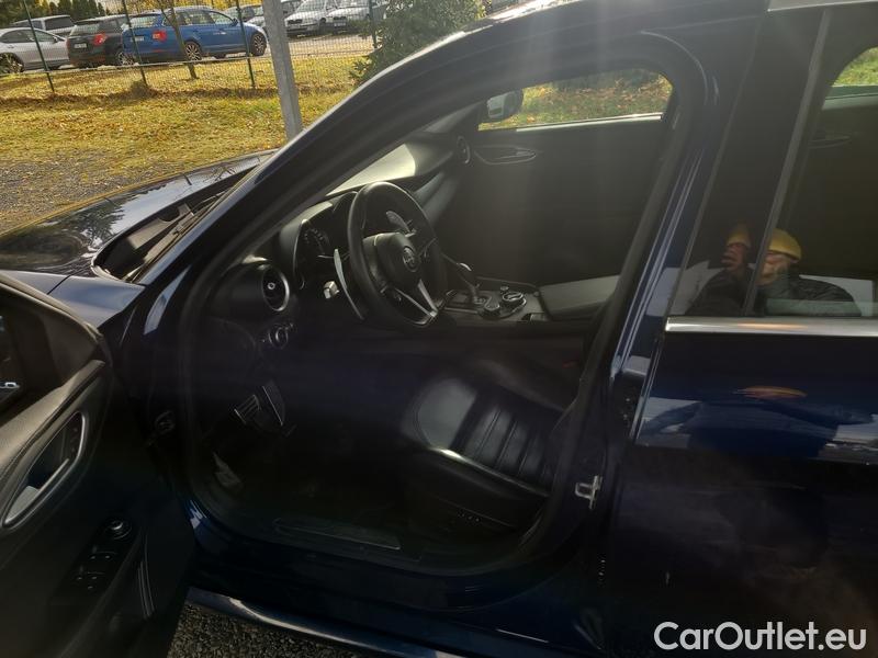  Alfa Romeo  Giulietta Giulia (952) (2016) Giulia 2.2Die210 Veloce AWD AT #18