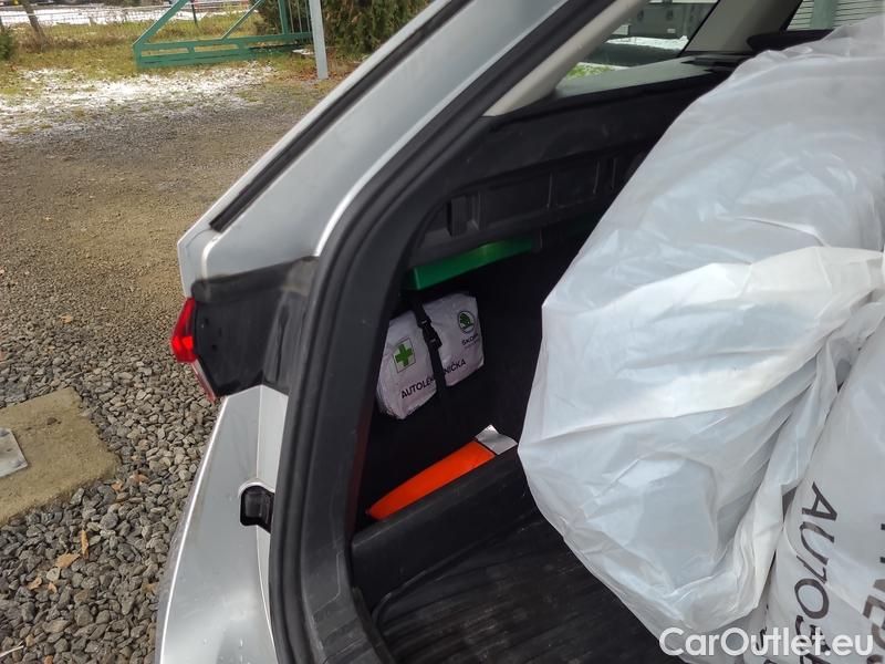  Skoda  Octavia  Combi (NX3)(2020) Oct.Combi 2.0TDI 85 Ambition #19