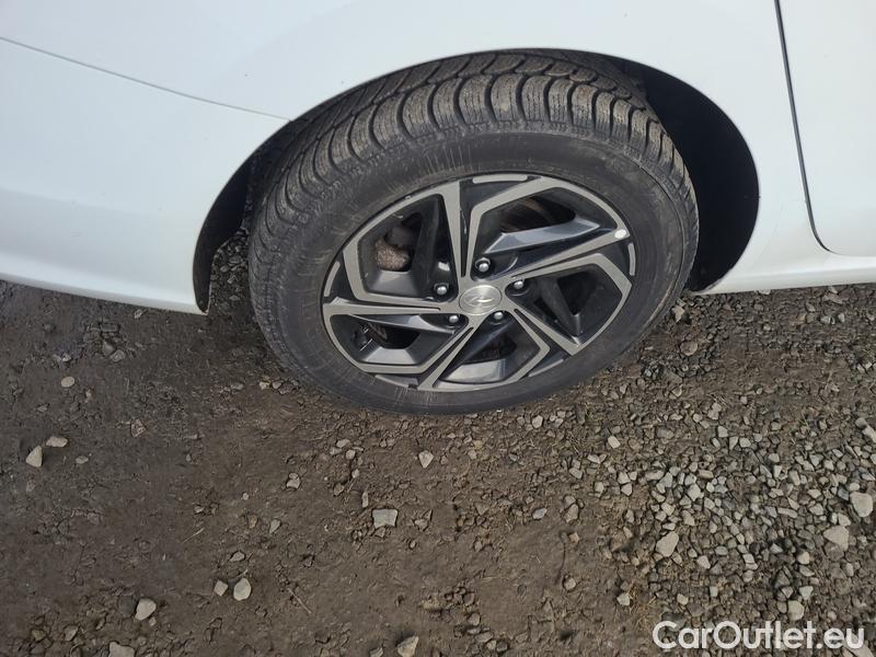  Hyundai  i30   cw (PD)(2017->)  kom.1.5T-GDI Smart 5d #16