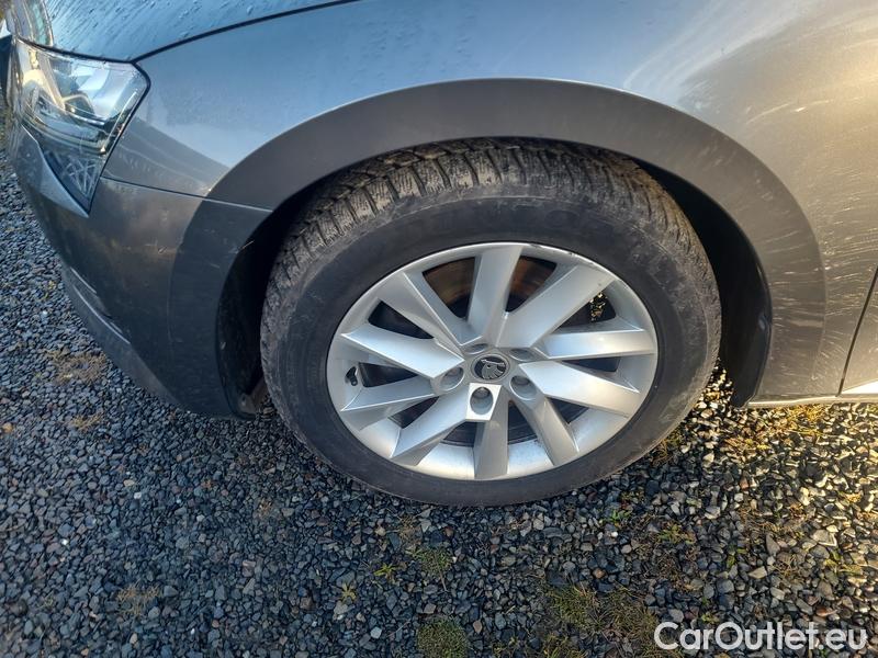  Skoda  Superb  (3V3)(2015) Supe.FL2.0TDI 110 Ambition AT #5