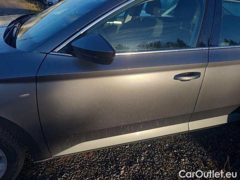  Skoda  Superb  (3V3)(2015) Supe.FL2.0TDI 110 Ambition AT #7