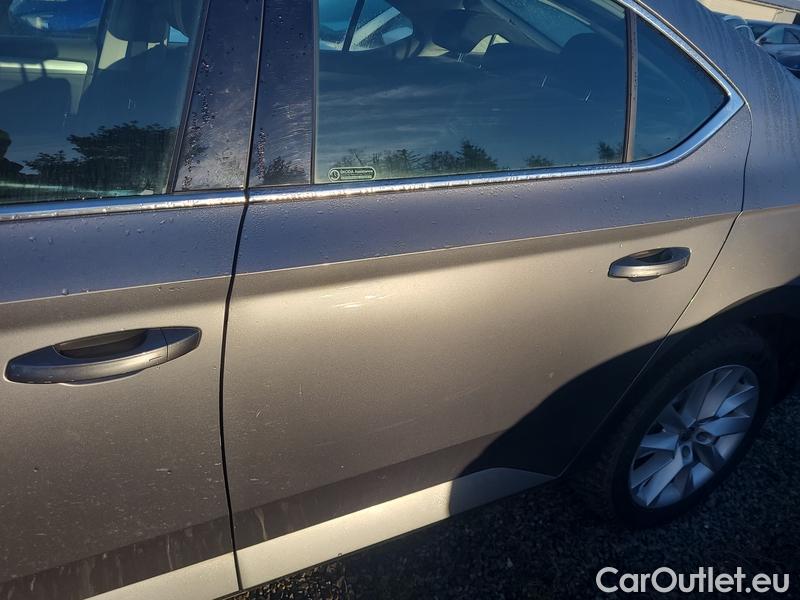  Skoda  Superb  (3V3)(2015) Supe.FL2.0TDI 110 Ambition AT #9