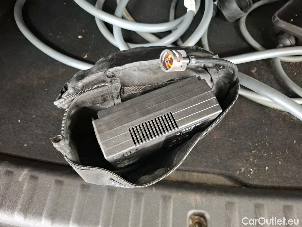  Bmw  iX 1 BMW iX1 / 2022 / 5P / SUV xDrive30 Business Design #4