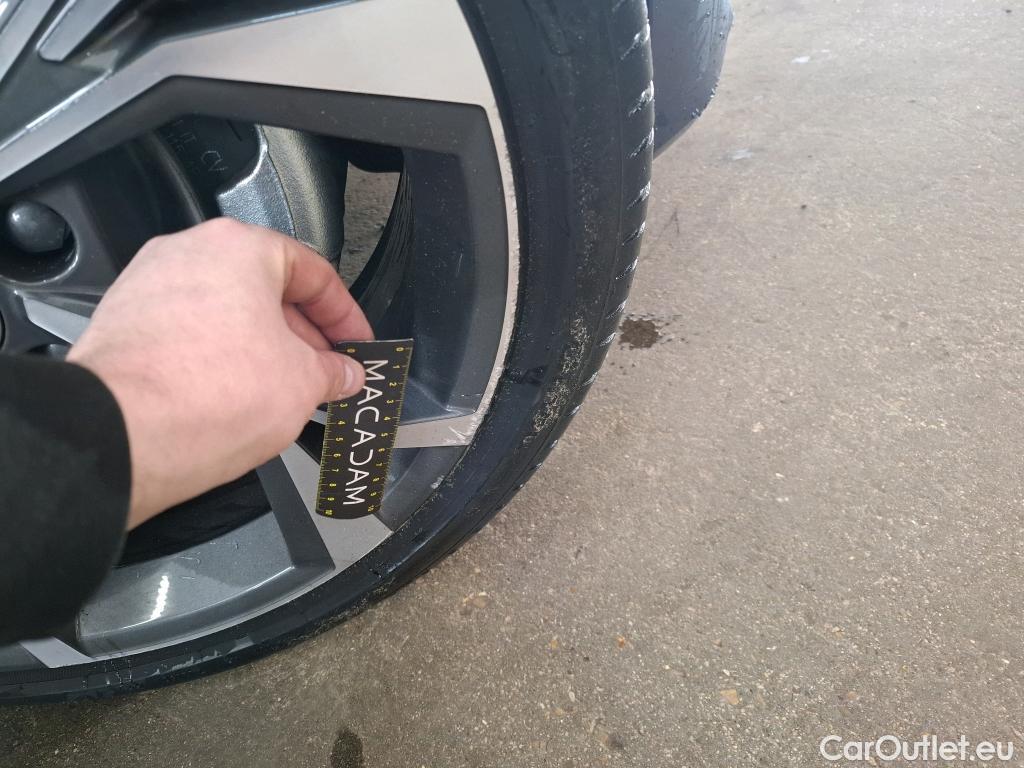  Audi  A3 AUDI  Sportback / 2020 / 5P / Berline 35 TFSI 150 MHEV S Tronic S Line #29