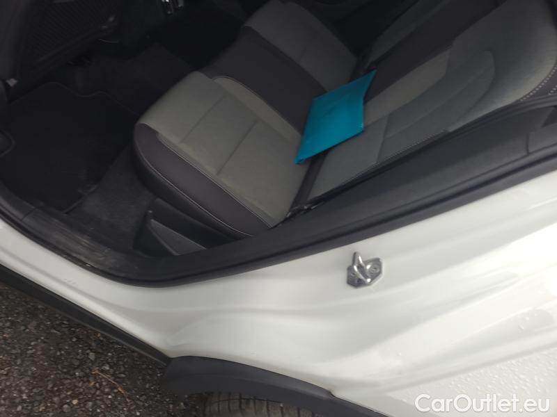  Volvo  XC 40  (2017->) XC40 B4 Momemntum Pro AT #8