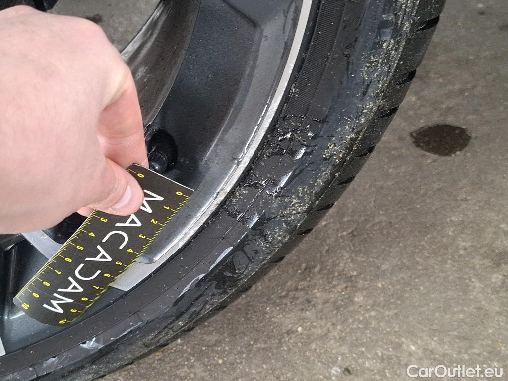  Audi  A3 AUDI  Sportback / 2020 / 5P / Berline 35 TFSI 150 MHEV S Tronic S Line #24