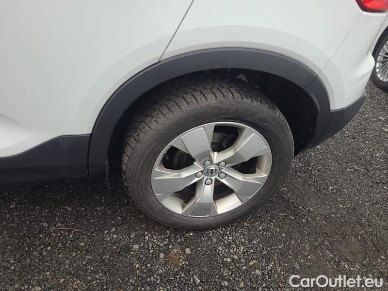  Volvo  XC 40  (2017->) XC40 B4 Momemntum Pro AT #3