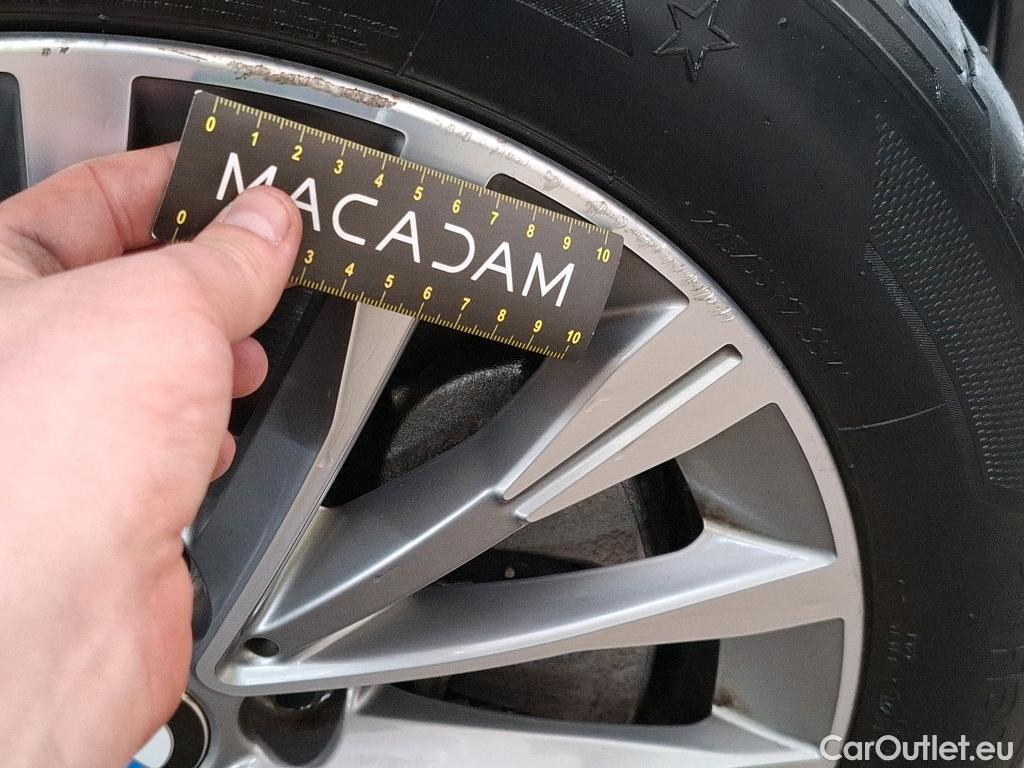  Bmw  Serie 2 BMW  Active Tourer / 2018 / 5P / monospace 225xe Luxury Auto #20