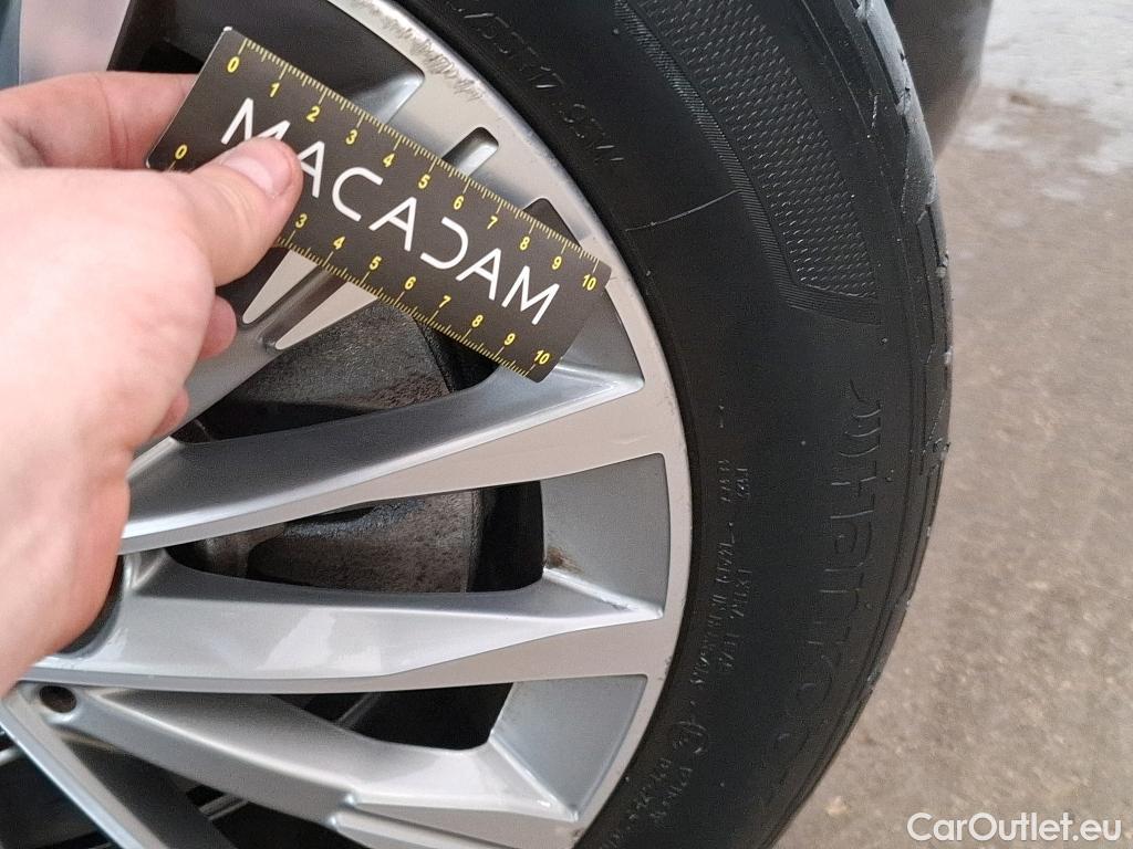  Bmw  Serie 2 BMW  Active Tourer / 2018 / 5P / monospace 225xe Luxury Auto #21