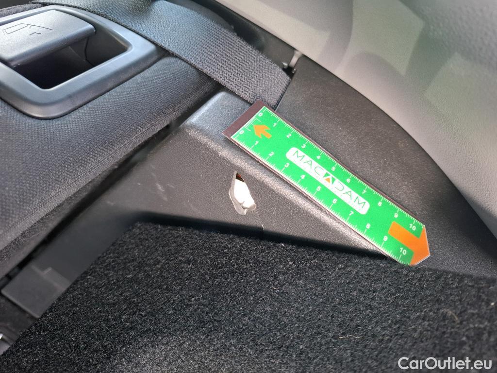  Hyundai  Konna HYUNDAI Kona / 2017 / 5P / SUV ELECTRIQUE 39 kWh 136 ch Intuitive #2