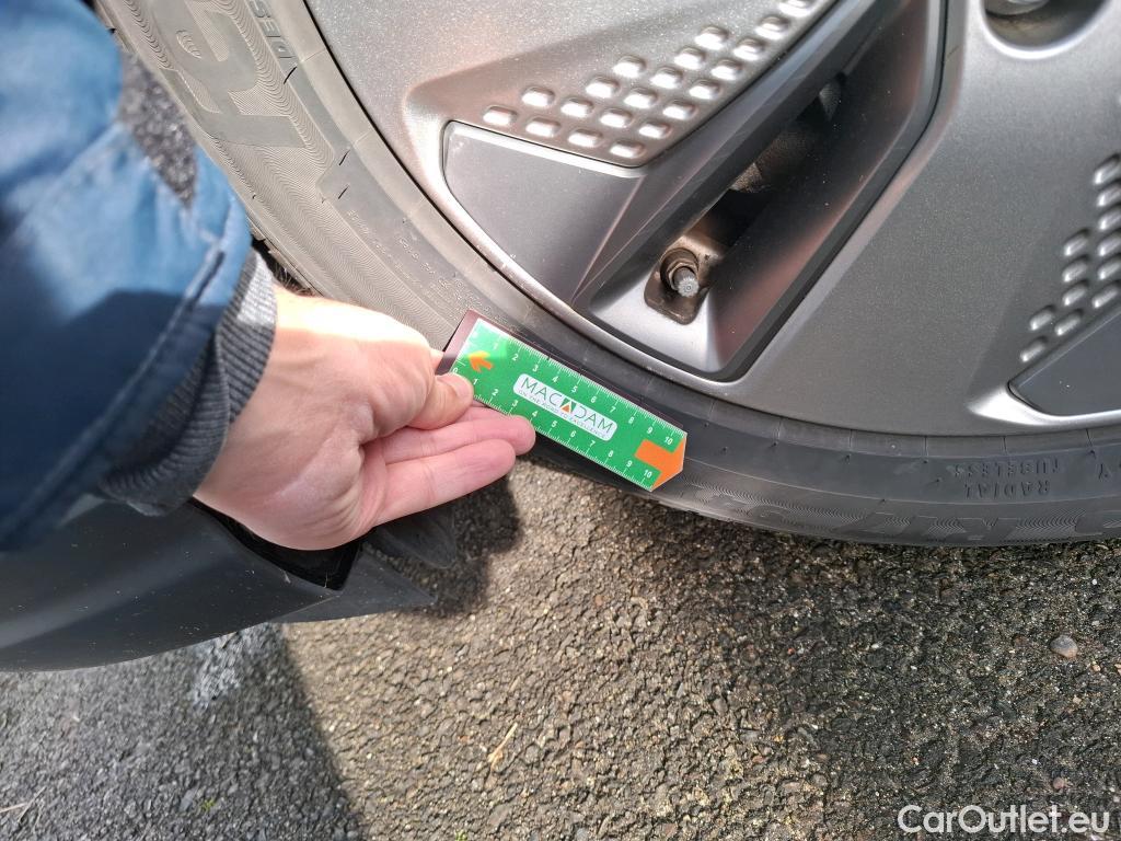  Hyundai  Konna HYUNDAI Kona / 2017 / 5P / SUV ELECTRIQUE 39 kWh 136 ch Intuitive #10