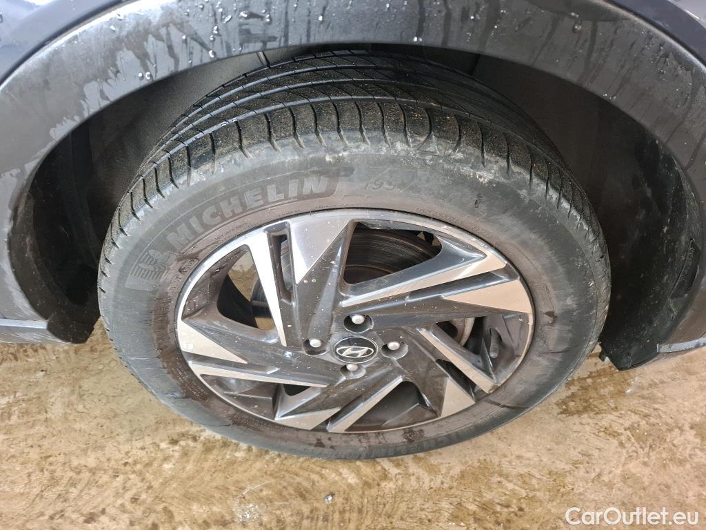  Hyundai  Bayon HYUNDAI  2021 5P SUV 10 TGDI 100 HYBRID 48V INTUITIVE #3