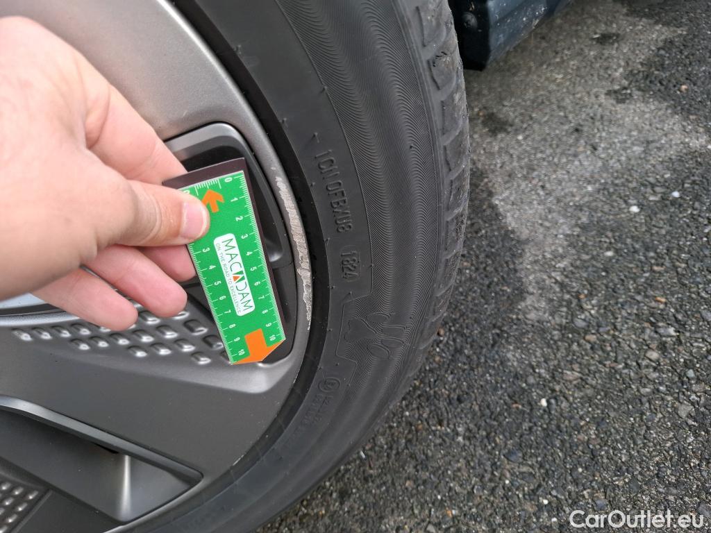  Hyundai  Konna HYUNDAI Kona / 2017 / 5P / SUV ELECTRIQUE 39 kWh 136 ch Intuitive #9