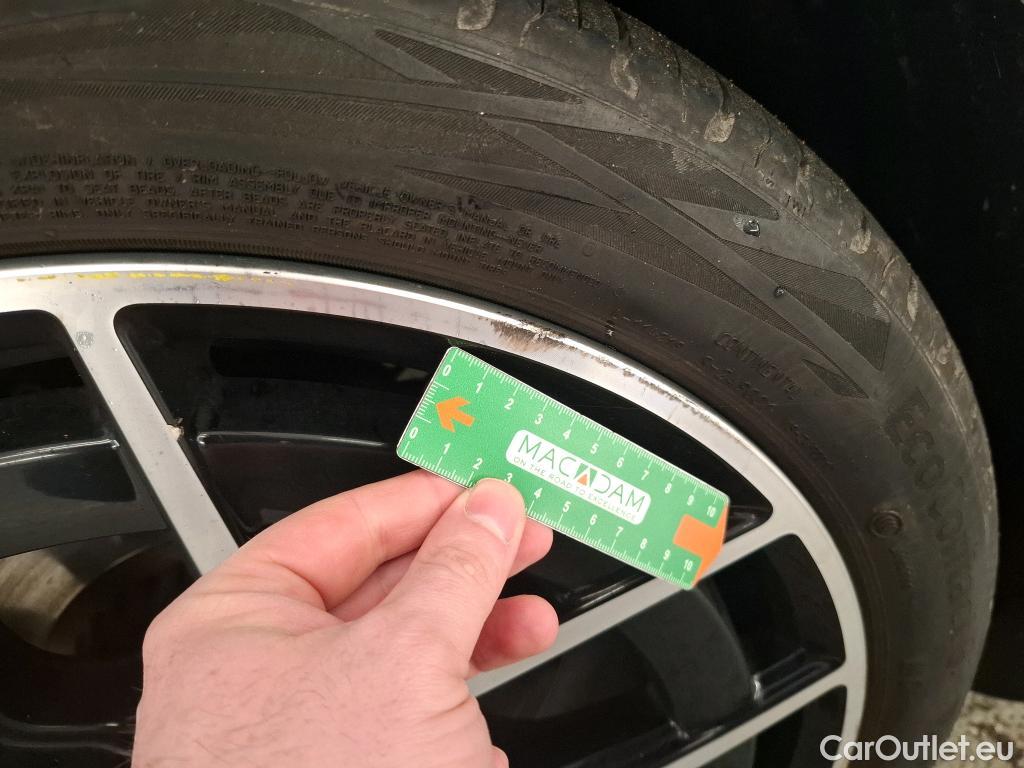  Mercedes  E-Klasse MERCEDES-BENZ Classe E Berline / 2020 / 4P / Berline 2.0 E 300 E AMG LINE AUTO #40