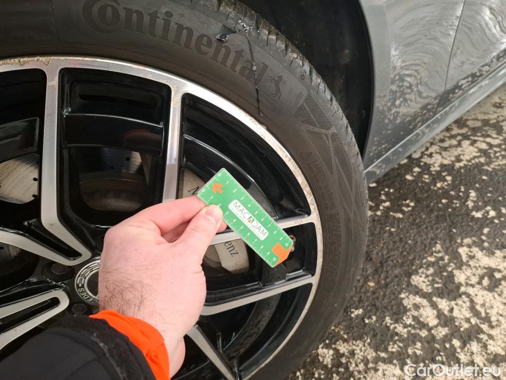  Mercedes  E-Klasse MERCEDES-BENZ Classe E Berline / 2020 / 4P / Berline 2.0 E 300 E AMG LINE AUTO #32