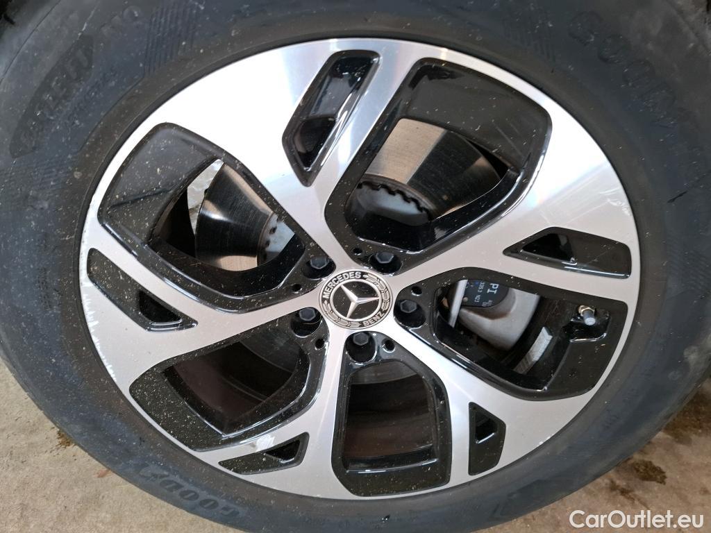  Mercedes  GLC MERCEDES-BENZ  / 2022 / 5P / SUV  300 e Avantgarde Line 4MATIC #4