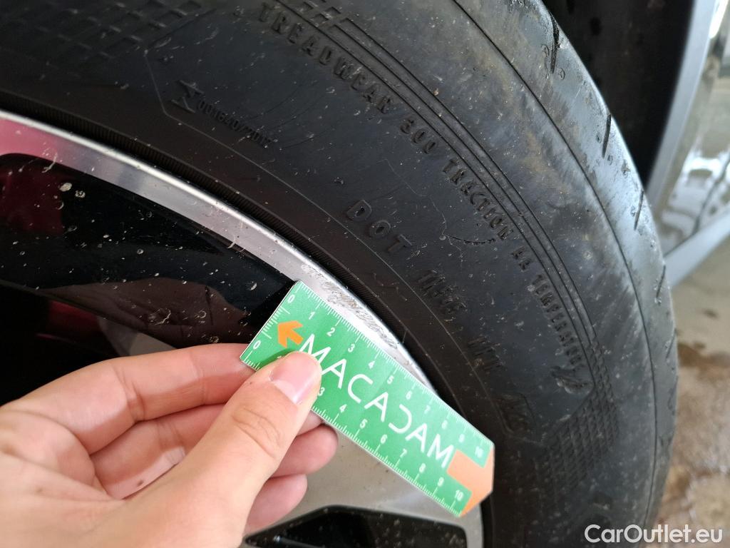  Mercedes  GLC MERCEDES-BENZ  / 2022 / 5P / SUV  300 e Avantgarde Line 4MATIC #16