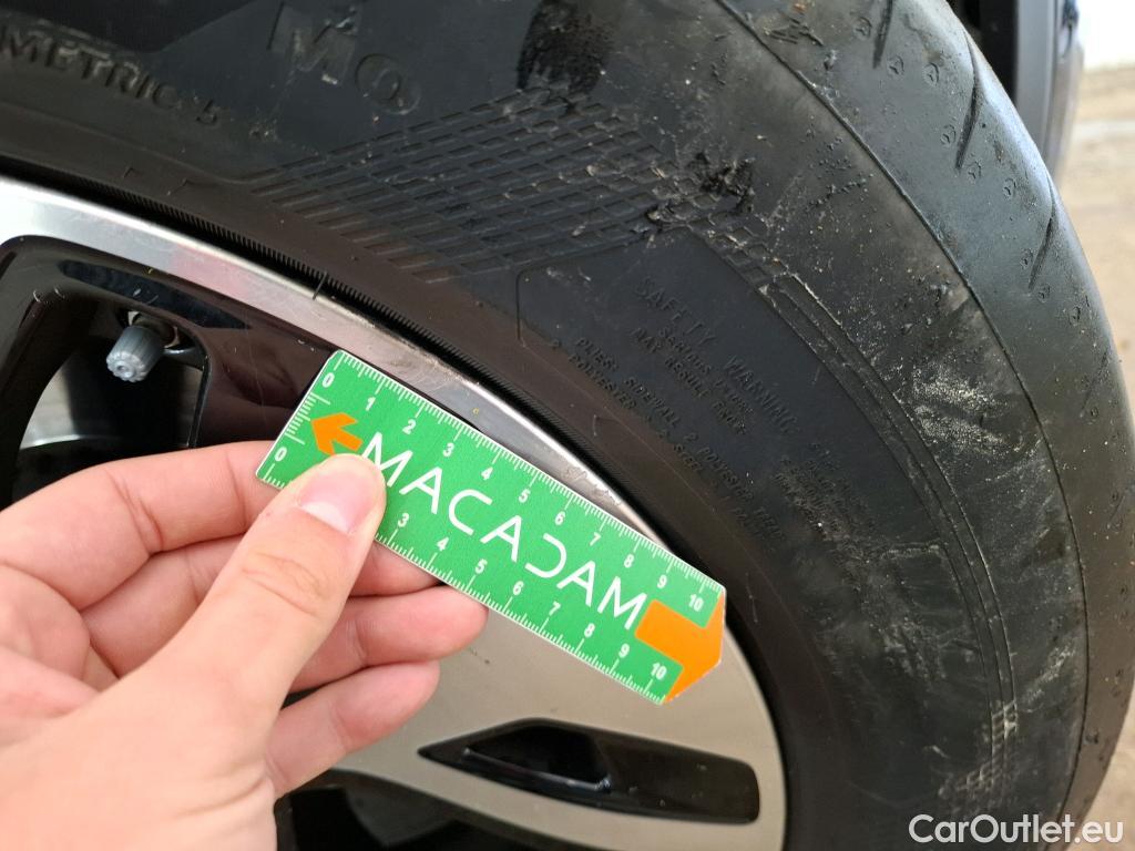  Mercedes  GLC MERCEDES-BENZ  / 2022 / 5P / SUV  300 e Avantgarde Line 4MATIC #20