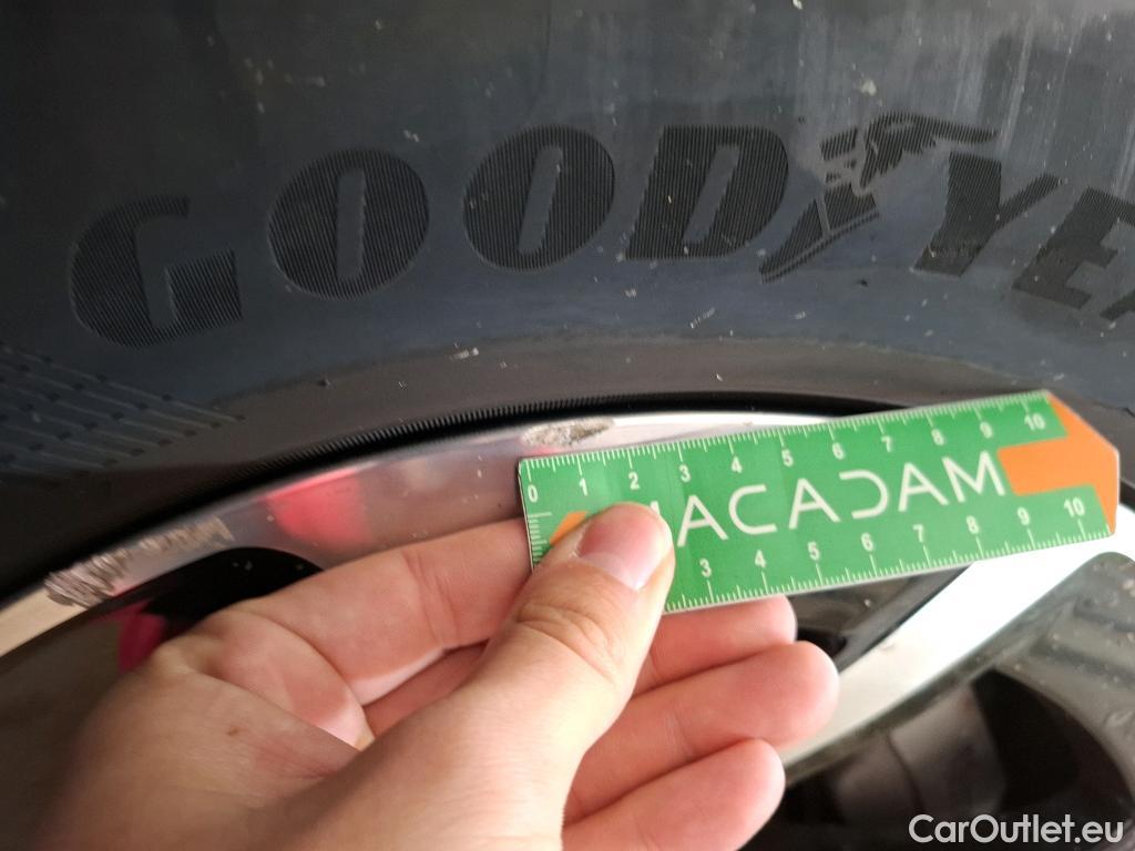  Mercedes  GLC MERCEDES-BENZ  / 2022 / 5P / SUV  300 e Avantgarde Line 4MATIC #14