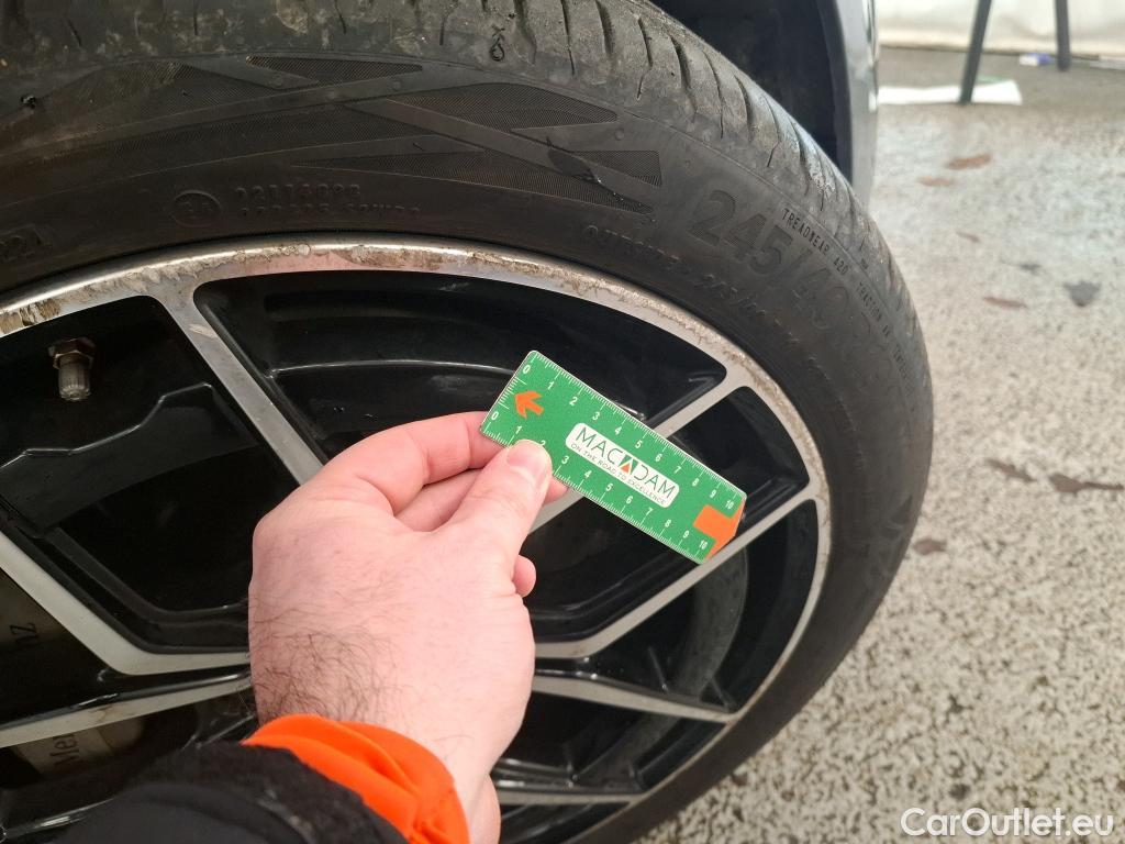  Mercedes  E-Klasse MERCEDES-BENZ Classe E Berline / 2020 / 4P / Berline 2.0 E 300 E AMG LINE AUTO #46