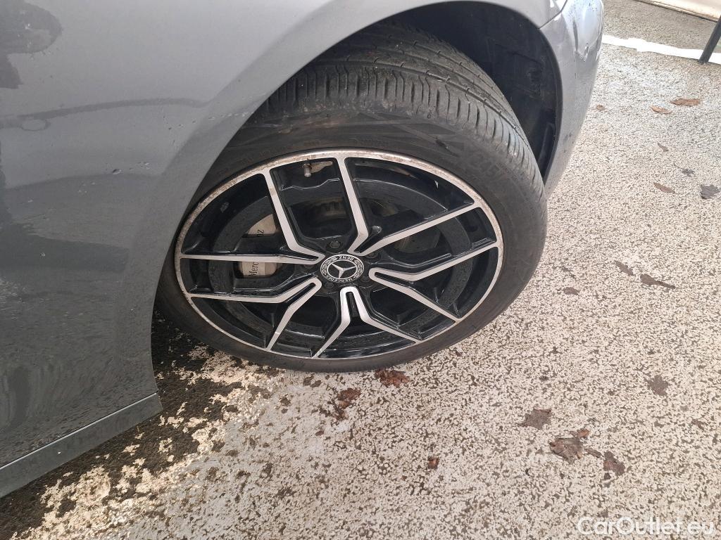  Mercedes  E-Klasse MERCEDES-BENZ Classe E Berline / 2020 / 4P / Berline 2.0 E 300 E AMG LINE AUTO #44