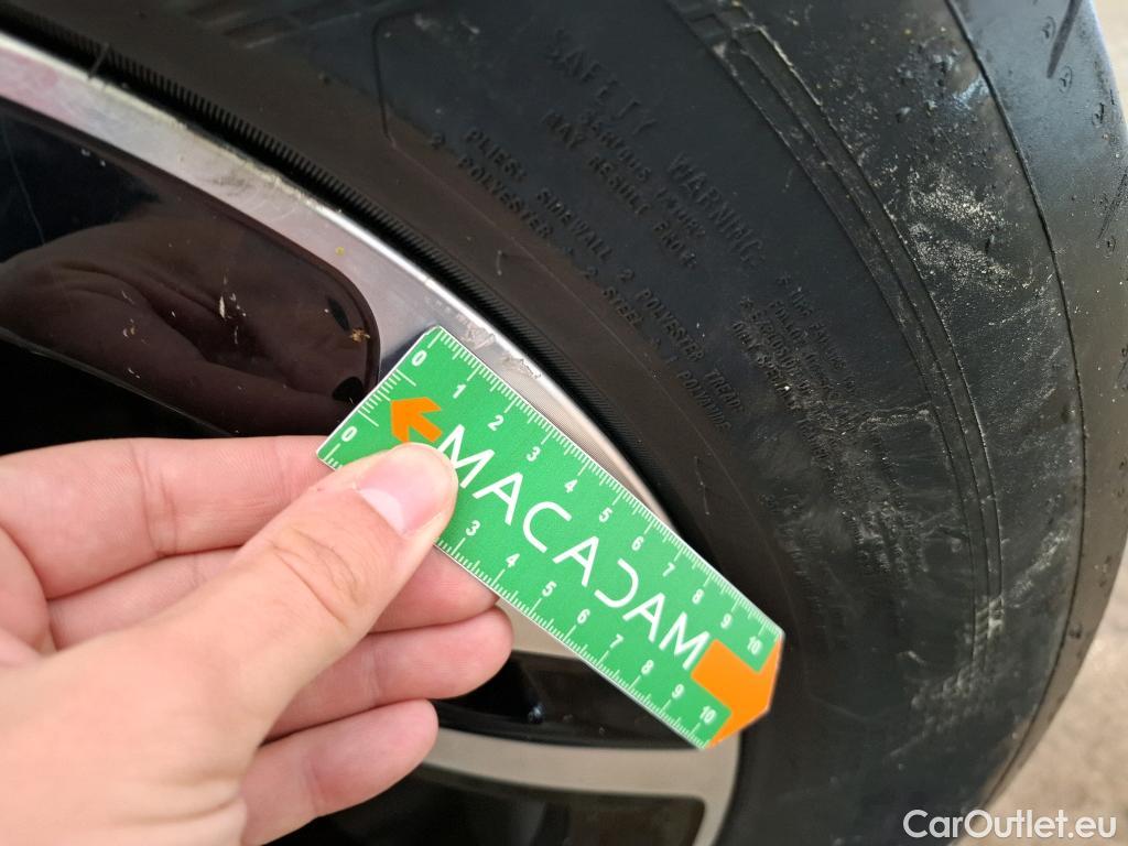  Mercedes  GLC MERCEDES-BENZ  / 2022 / 5P / SUV  300 e Avantgarde Line 4MATIC #19