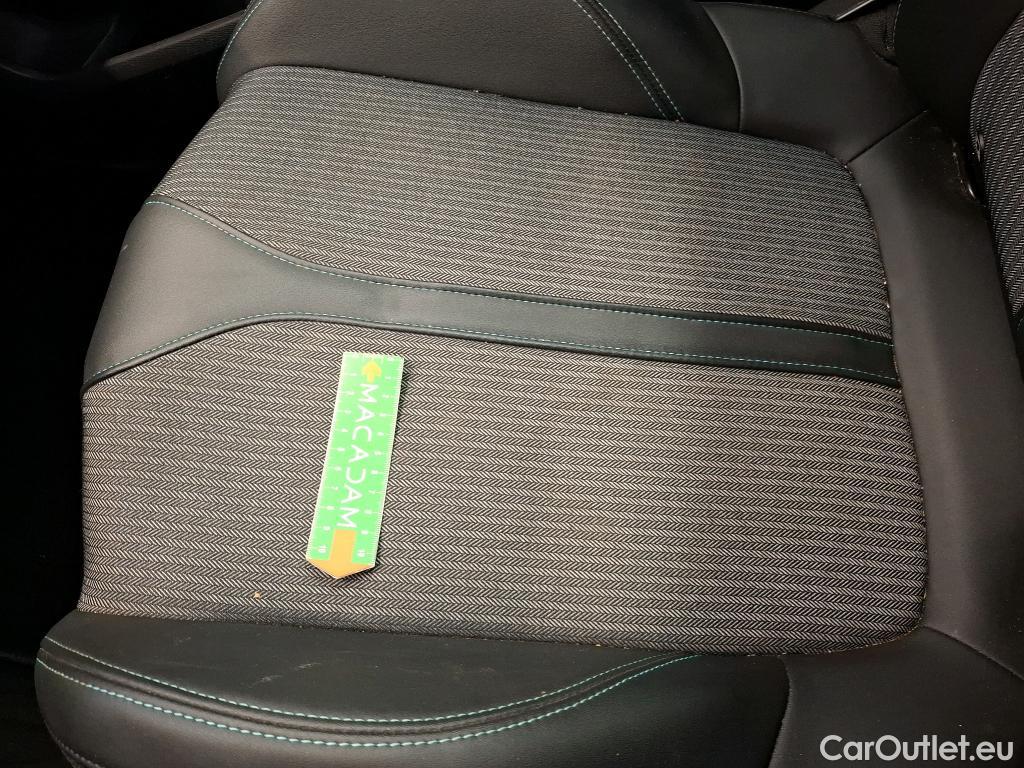  Peugeot  3008 PEUGEOT   2020  5P  SUV 16 HYBRID 225 EEAT8 Allure Pack #40