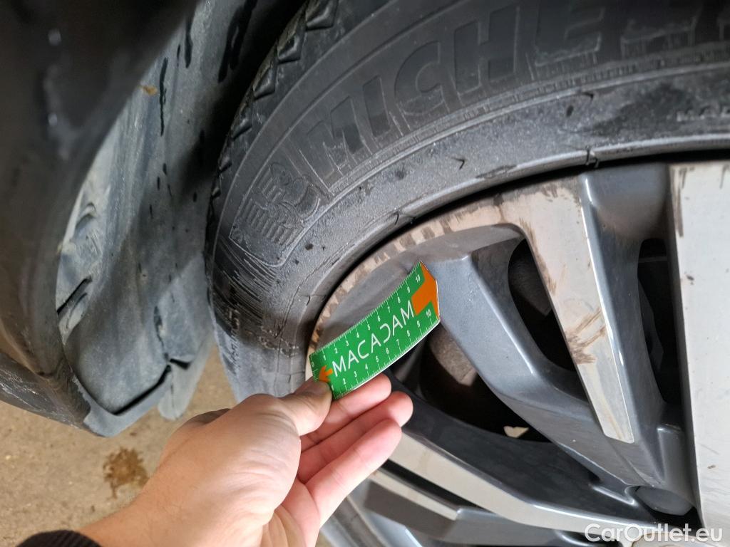  Peugeot  3008 PEUGEOT   2020  5P  SUV 16 HYBRID 225 EEAT8 Allure Pack #19