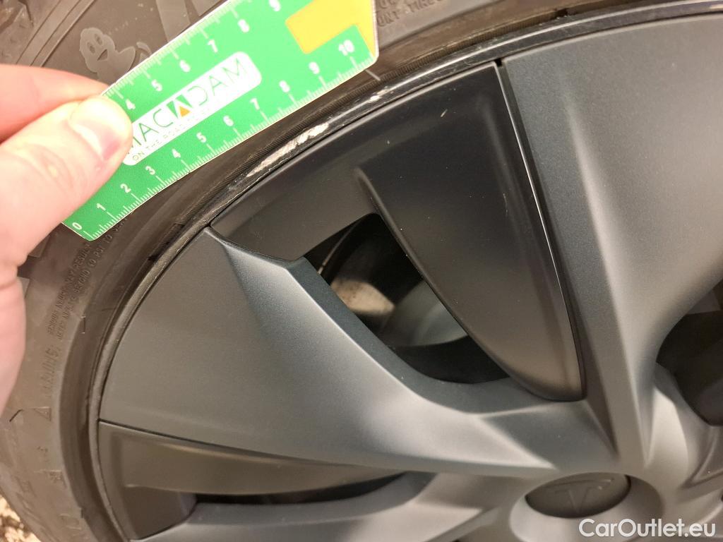  Tesla  Model Y TESLA  / 2020 / 5P / SUV Grande Autonomie RWD #27