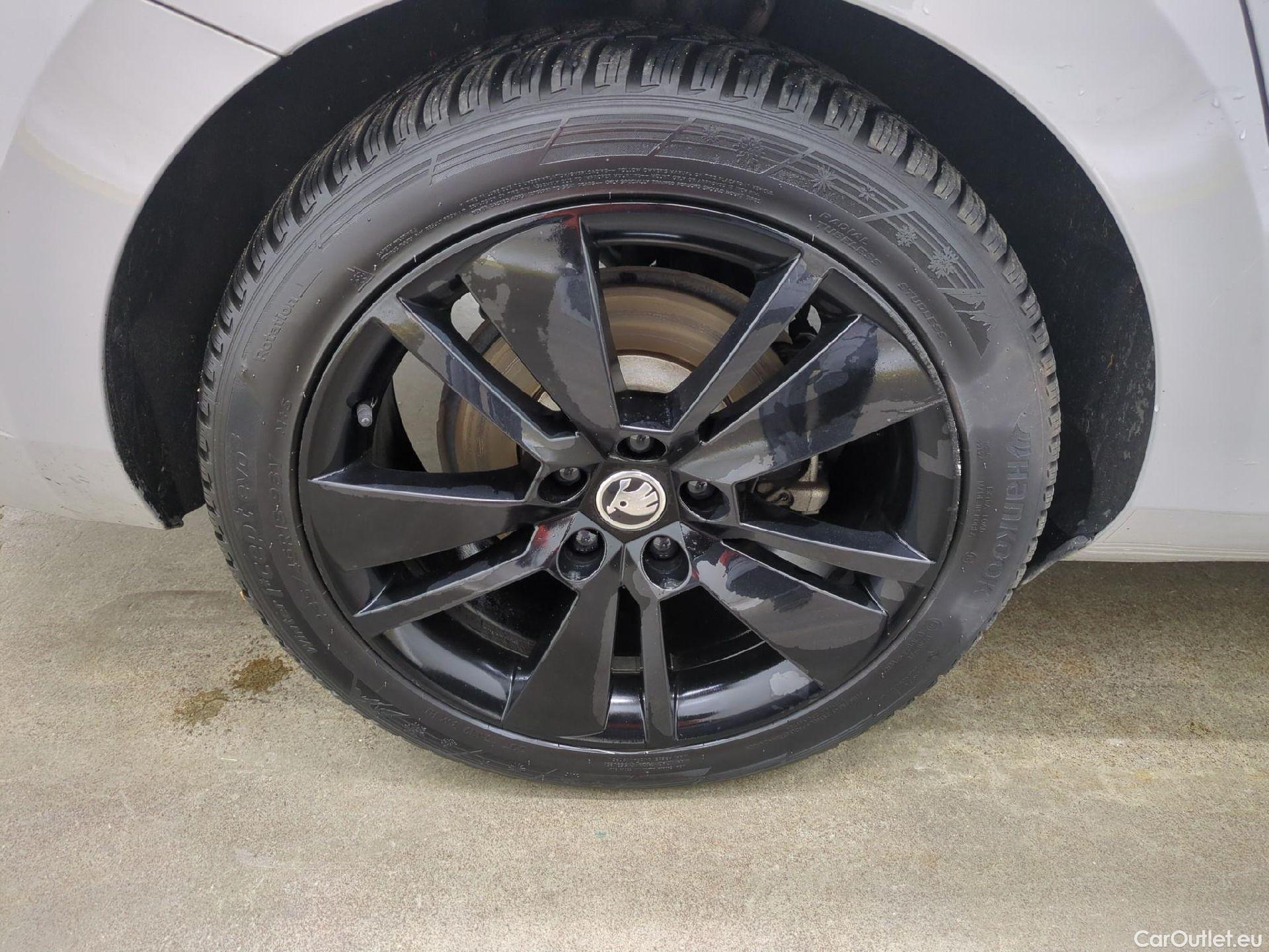  Skoda  Superb SKODA  Combi / 2019 / 5P / Break 1.4 TSI PHEV 218ch DSG6 Sportline #15