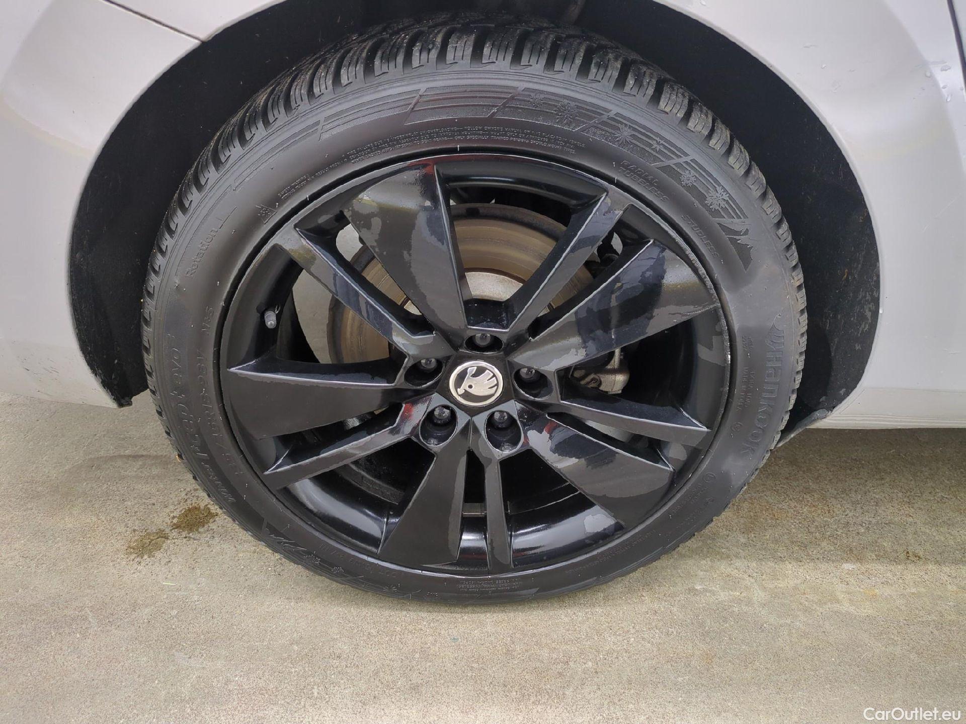  Skoda  Superb SKODA  Combi / 2019 / 5P / Break 1.4 TSI PHEV 218ch DSG6 Sportline #12