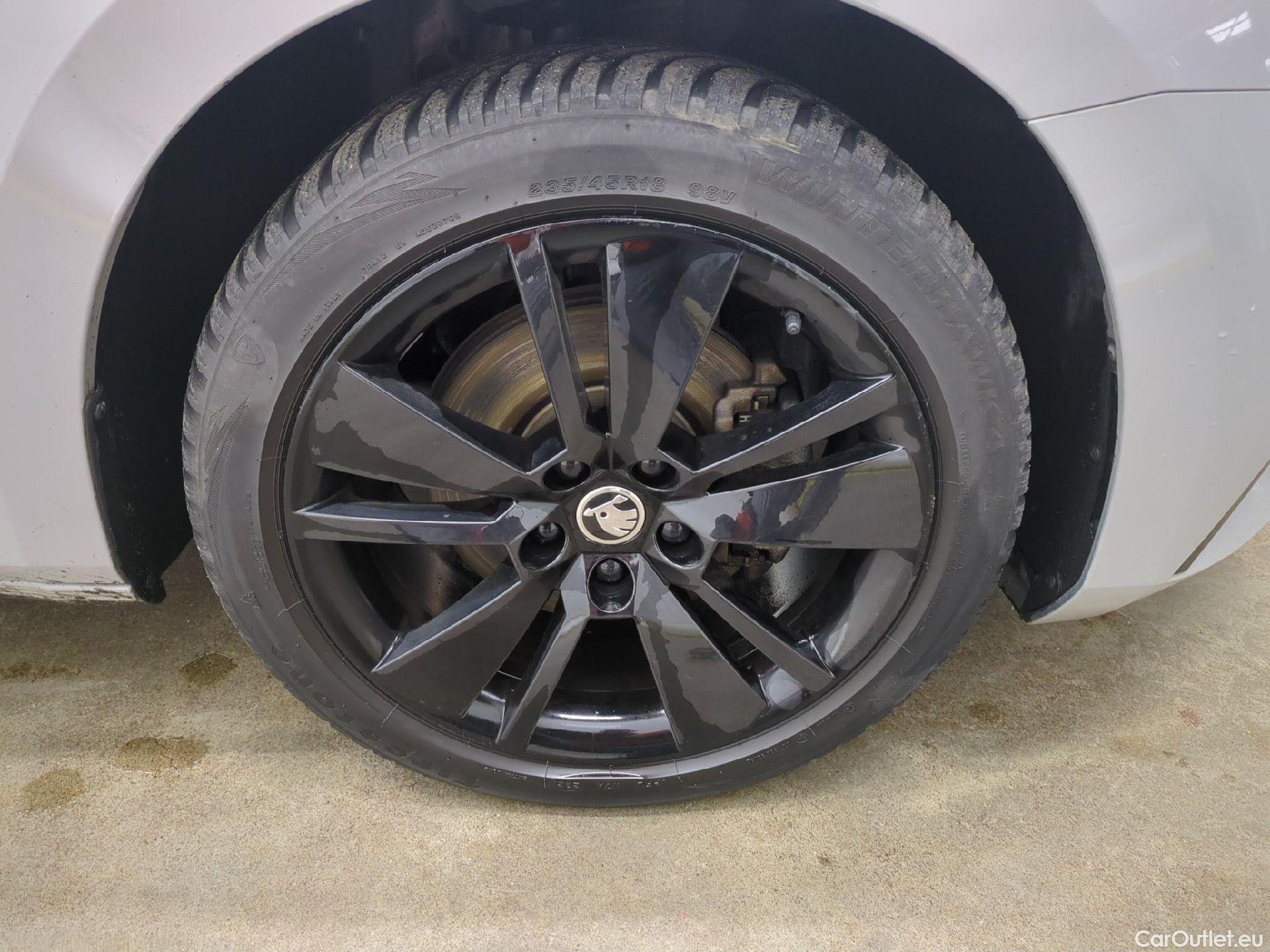  Skoda  Superb SKODA  Combi / 2019 / 5P / Break 1.4 TSI PHEV 218ch DSG6 Sportline #21