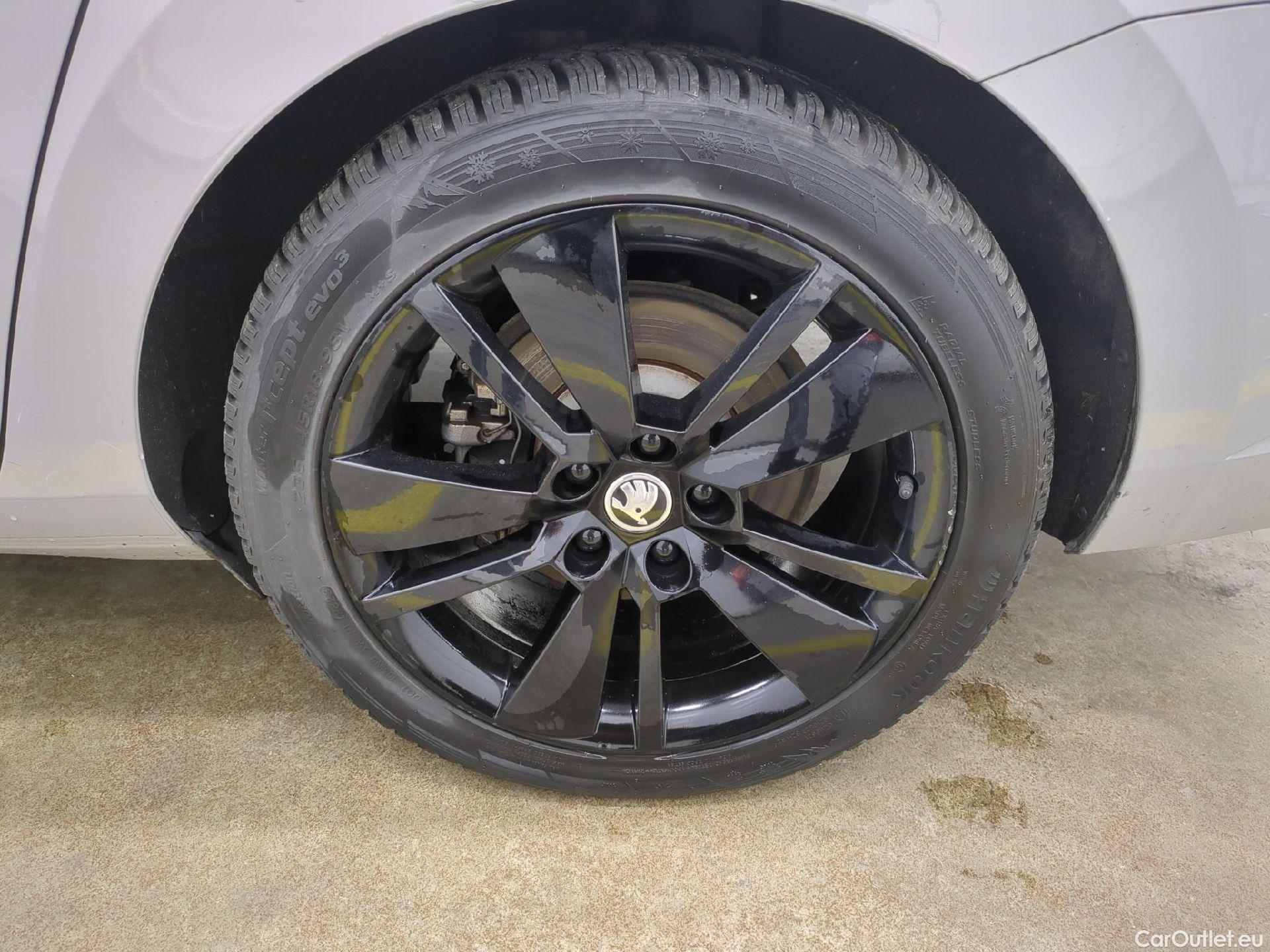  Skoda  Superb SKODA  Combi / 2019 / 5P / Break 1.4 TSI PHEV 218ch DSG6 Sportline #7