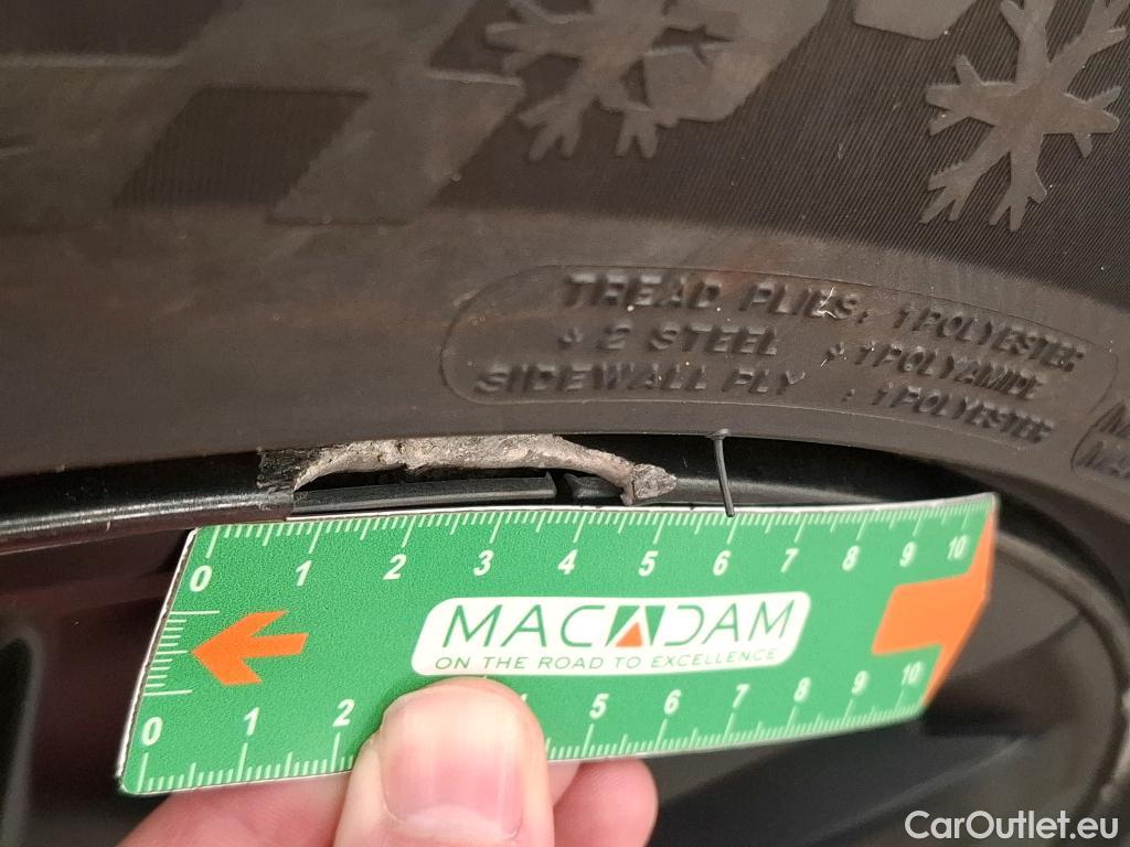  Tesla  Model Y TESLA  / 2020 / 5P / SUV Grande Autonomie RWD #8