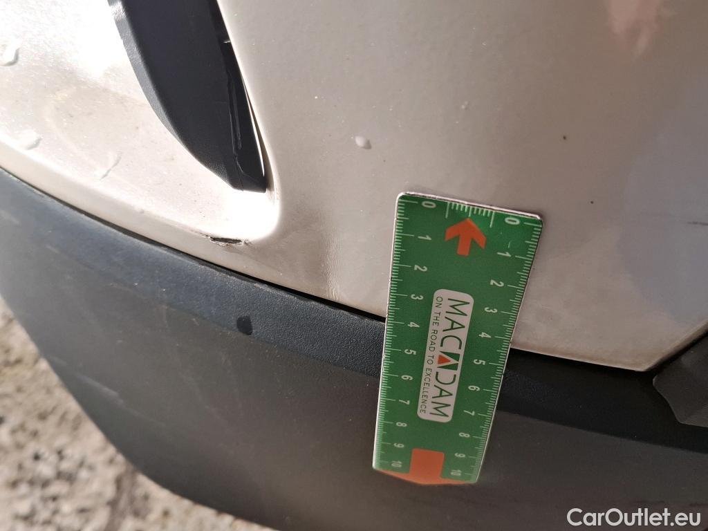  Toyota  C-HR TOYOTA  / 2016 / 5P / SUV 1.8 Hybride 122 Dynamic Business Stage A #3