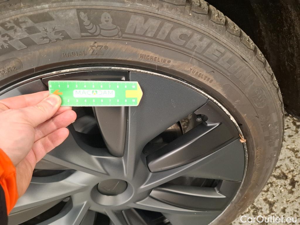  Tesla  Model Y TESLA  / 2020 / 5P / SUV Grande Autonomie RWD #12