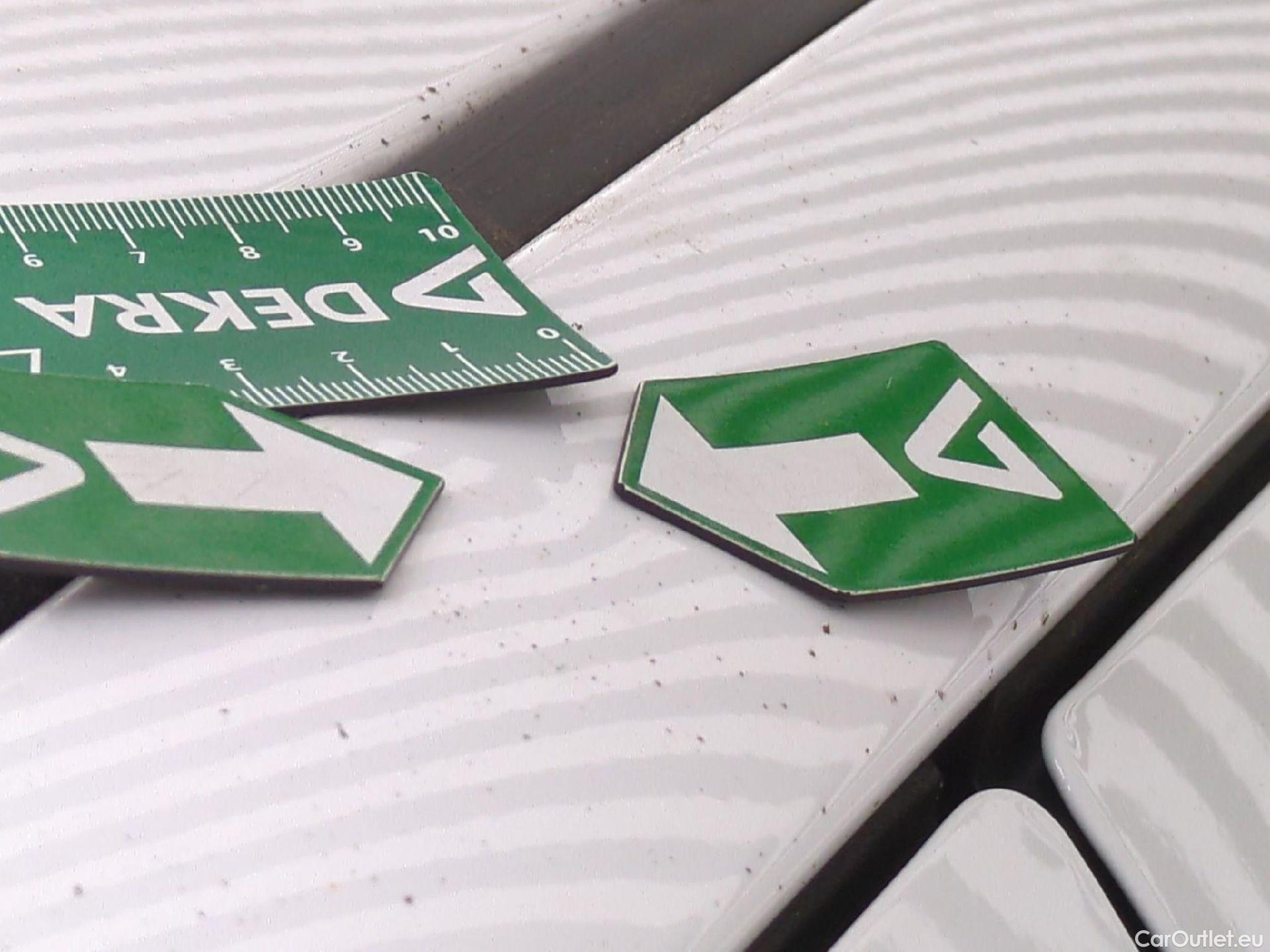  Toyota  Yaris TOYOTA  Hybride / 2017 / 5P / Berline 1.5 VVT-I HYBRID France Business #22