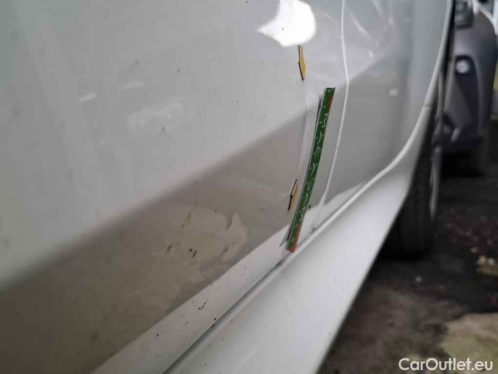  Toyota  Yaris TOYOTA  Hybride / 2019 / 5P / Berline Hybride 116h Dynamic Business Beyond Zer #77