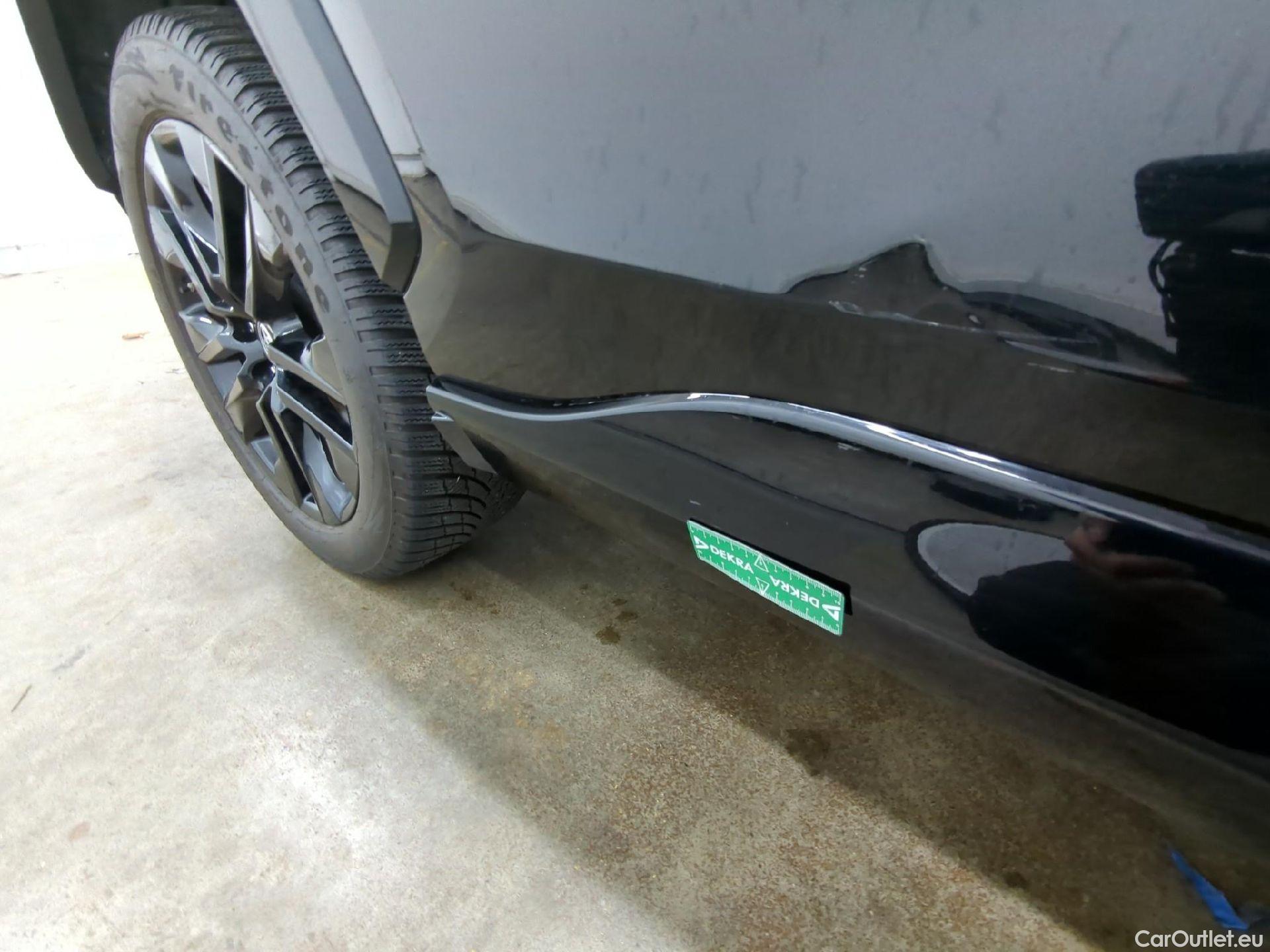  Toyota  RAV4 TOYOTA  Hybride / 2017 / 5P / SUV Hybride AWD 222ch Black Edition #15