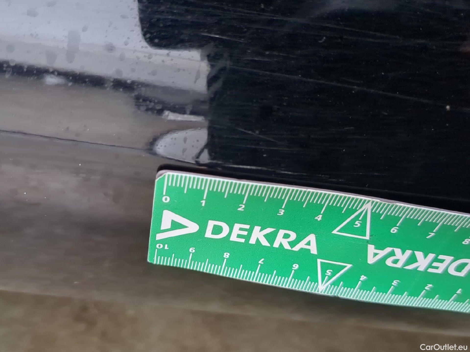  Toyota  RAV4 TOYOTA  Hybride / 2017 / 5P / SUV Hybride AWD 222ch Black Edition #16