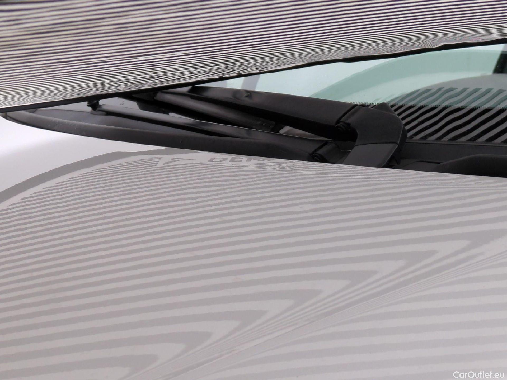  Toyota  Yaris TOYOTA  Hybride / 2017 / 5P / Berline 1.5 VVT-I HYBRID France Business #17