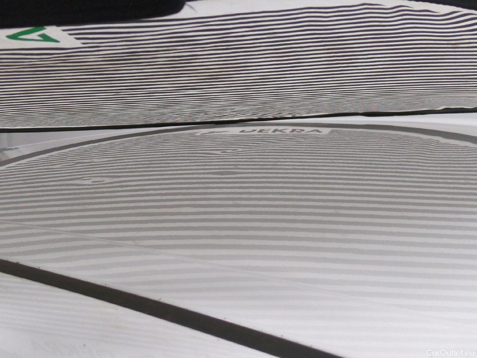  Toyota  Yaris TOYOTA  Hybride / 2017 / 5P / Berline 1.5 VVT-I HYBRID France Business #5