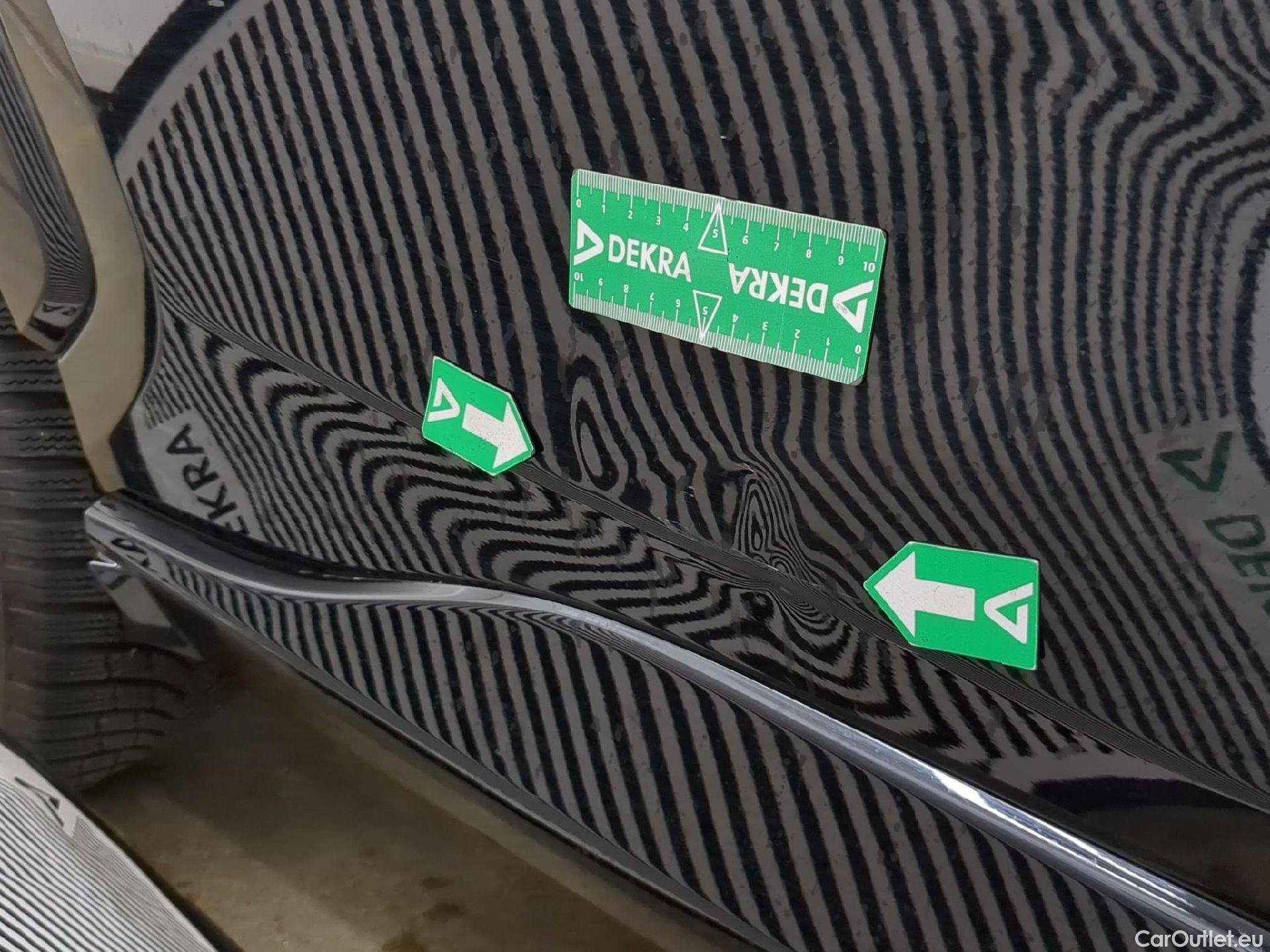  Toyota  RAV4 TOYOTA  Hybride / 2017 / 5P / SUV Hybride AWD 222ch Black Edition #13