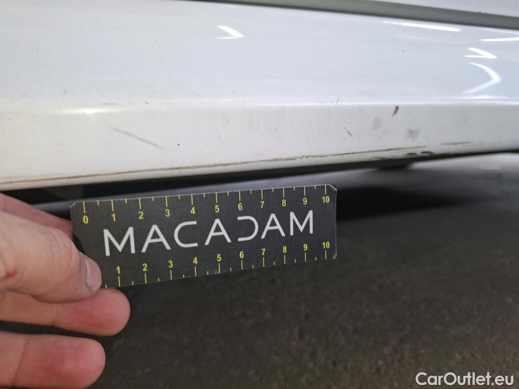  Toyota  Yaris TOYOTA  Hybride / 2019 / 5P / Berline Hybride 116h Dynamic Business Beyond Zer #52