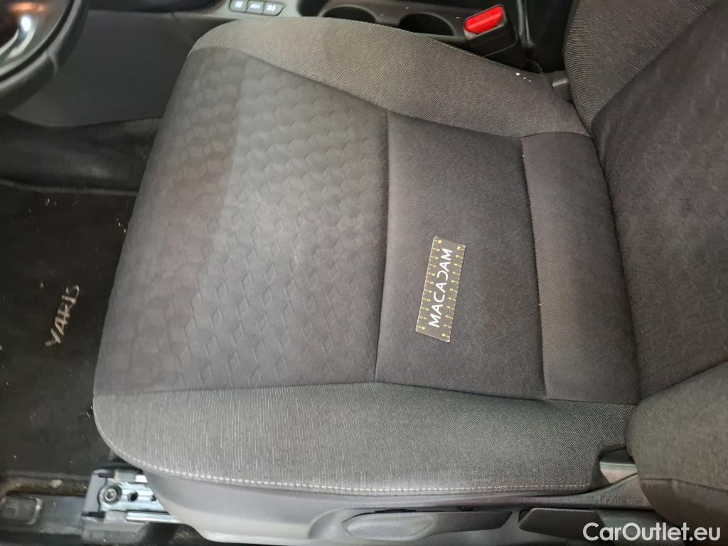  Toyota  Yaris TOYOTA  Hybride / 2019 / 5P / Berline Hybride 116h Dynamic Business Beyond Zer #60