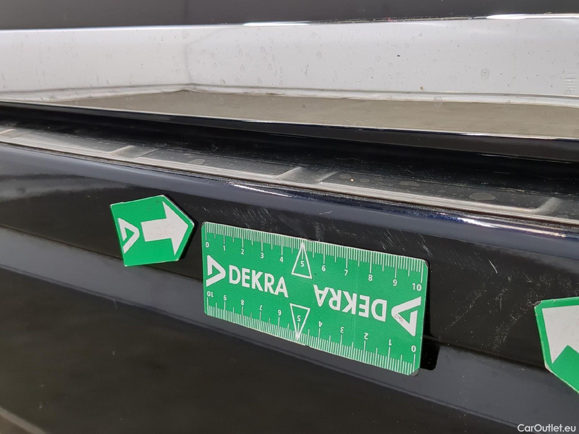  Toyota  RAV4 TOYOTA  Hybride / 2017 / 5P / SUV Hybride AWD 222ch Black Edition #28