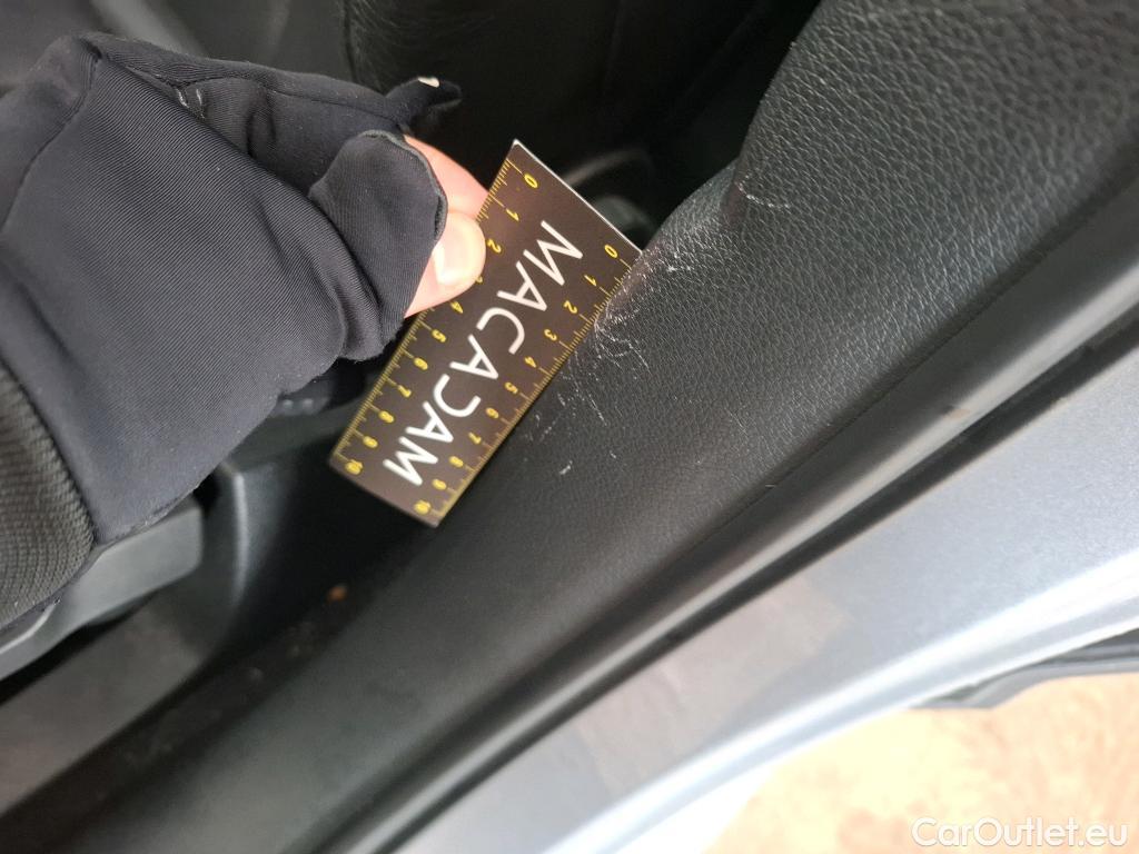  Audi  A3 AUDI  Sportback / 2016 / 5P / Berline 35 TFSI 150 COD S TRONIC DESIGN LUXE #46