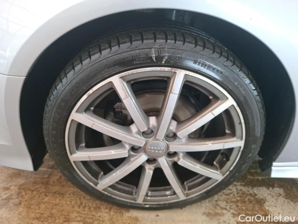  Audi  A3 AUDI  Sportback / 2016 / 5P / Berline 35 TFSI 150 COD S TRONIC DESIGN LUXE #26