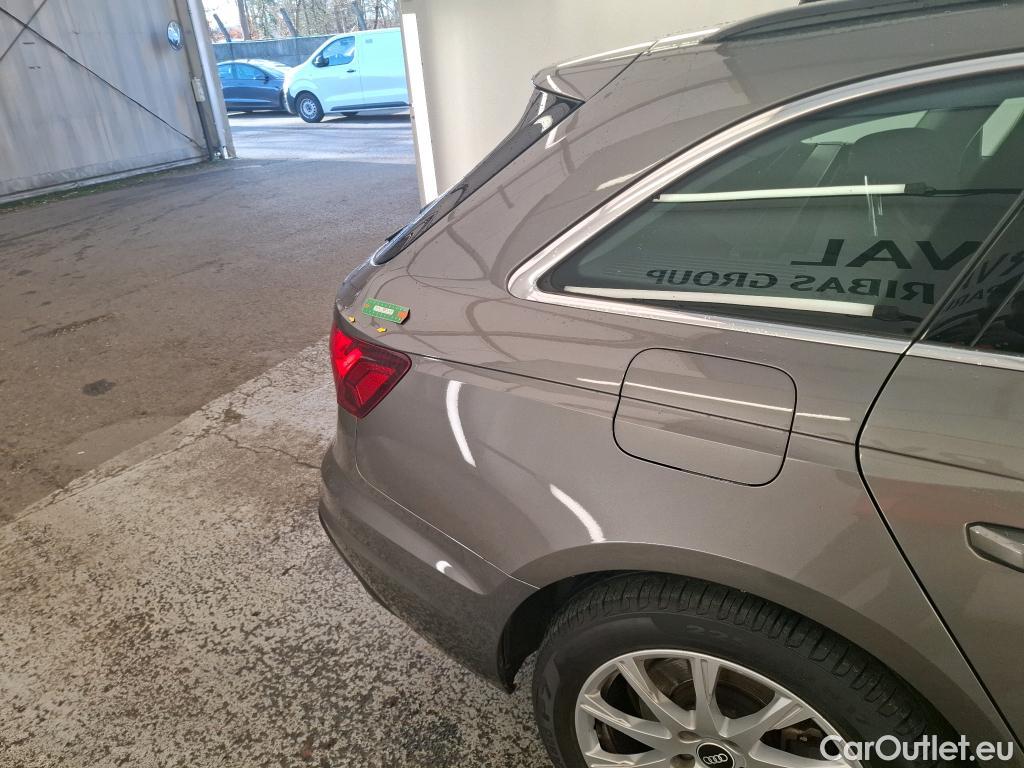  Audi  A4  Avant 30 TDI Business Line 2.0 TDI 135CV BVA7 E6d #1